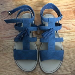 Blue gray tassel sandals. Size 9. Dr. Scholls